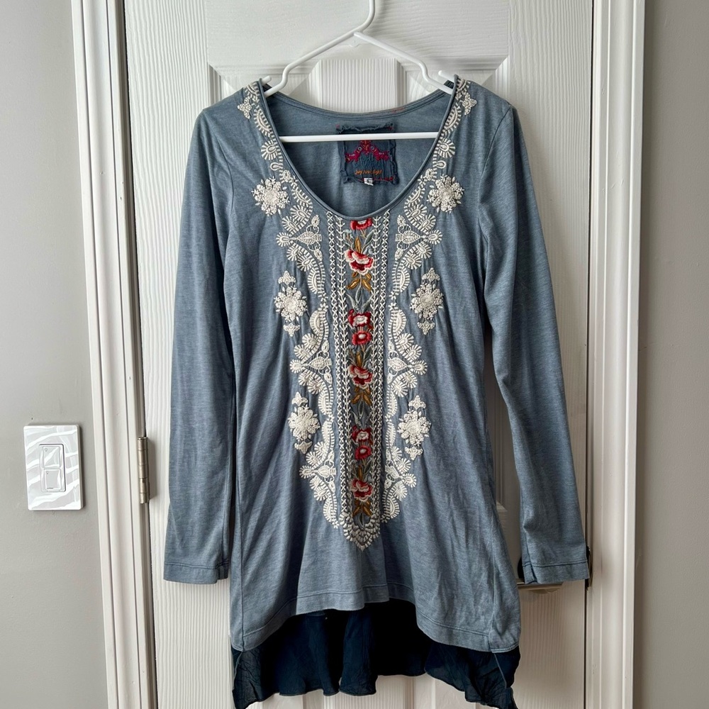 JOHNNY WAS Embroidered Tunic Size Small Long Sleeve Step Hem